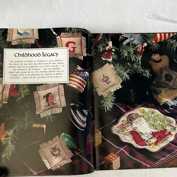 O Christmas Tree (Christmas Remembered, Book 4) by Leisure Arts - Picture 5 of 6